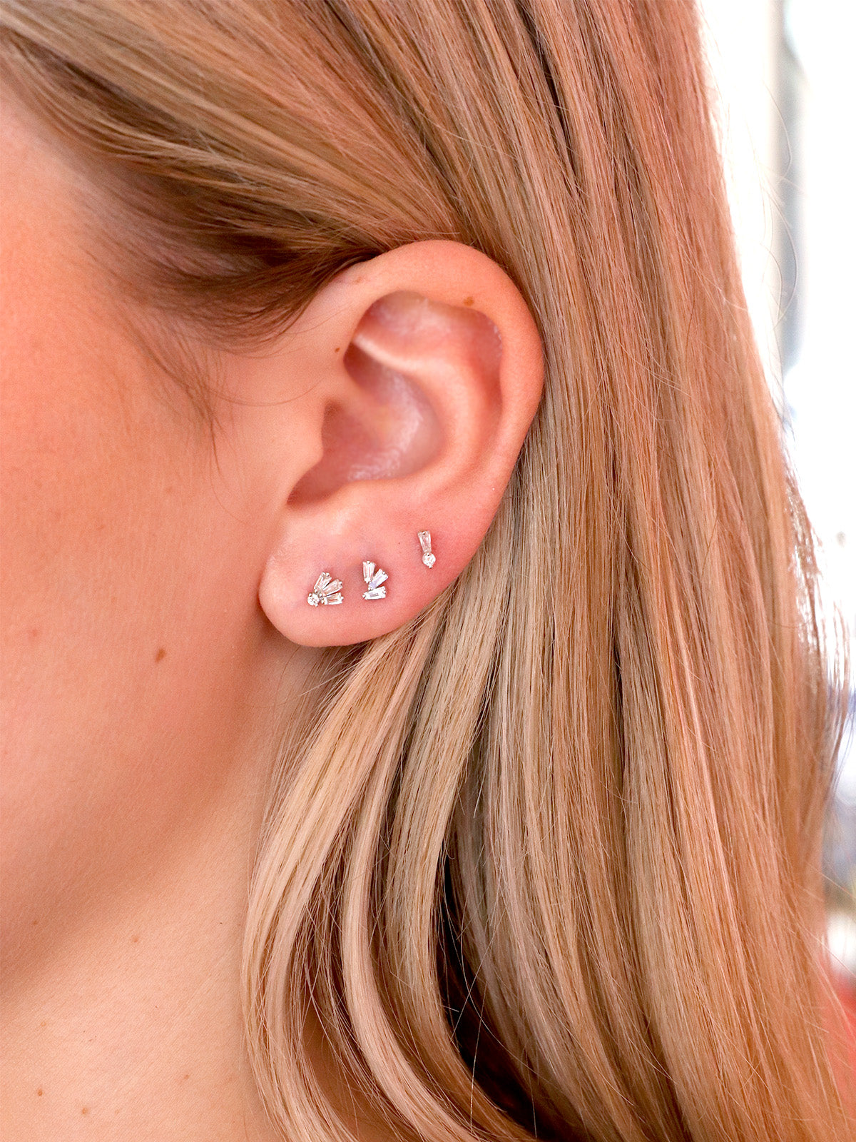 Tapered Baguette and Round Diamond White Gold Stud – Wildlike