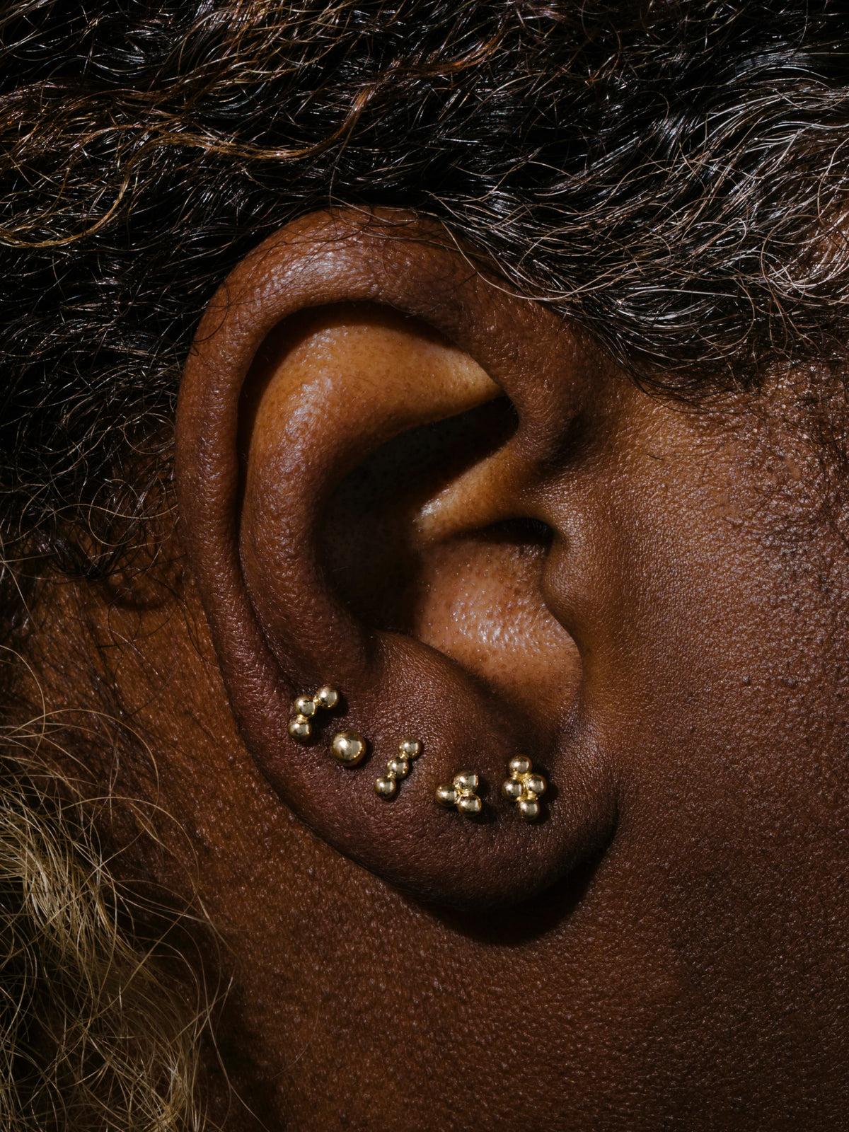 Three Ball Bar Yellow Gold Stud