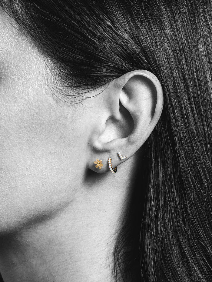 Pavé Diamond Daisy Yellow Gold Stud
